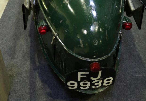 И една британска задница: 1934 Morgan Super Sport, в напълно оригинално състояние.