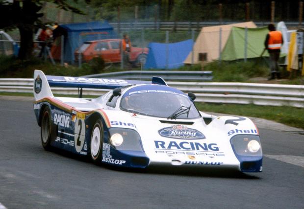 1. Porsche 956 C 1983 (6:11.13) - състезателна кола, квалификационно темпо, най-немислимо бързата обиколка на “Ринга” е отпреди 35 години, да! Зад волана е загиналият две години по-късно на “Спа” Щефан Белоф.