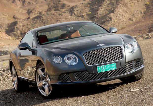 Bentley Continental GT: Класика в жанра. Ще го намерите с 6-литров W12 или по-новия и изпипан 4-литров V8. Няма да е толкова бърз, колкото BMW-то, но вероятно ще предлага не по-лош лукс и комфорт.