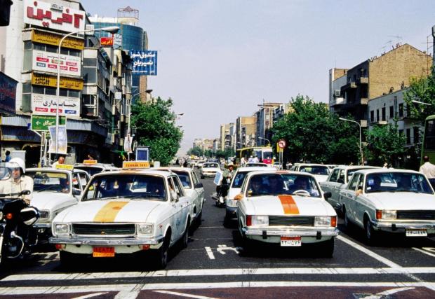 Иран: Paykan. В началото на нашия век почти половината коли по улиците на Иран са Paykan-и, проектирани през 50-те и произвеждани до 2005