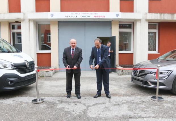 Центърът ще бъде в помощ на университета при подготовката на кадри в бранша, както и ще бъде използван за бъдещи обучения на технически специалисти от дилърската мрежа на Renault, Dacia и Nissan в България.
