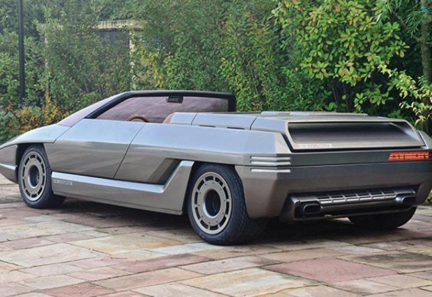 7. Athon: Странен прототип, изготвен от Bertone и задвижван от 3-литров V8. Единственият екземпляр бе продаден на търг преди няколко години за 347 хил. евро.