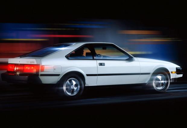 От 1981 Toyota продава второто поколение на модела - A60. Отнова се използва платформата на Celica, но в Supra работи шестак вместо 4-цилиндровия мотор в по-малката Celica.