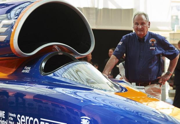 Ричард Нобъл, ръководител на проекта, който през 83-та кара Thrust2 с 1020 км/ч, поставяйки рекорд.