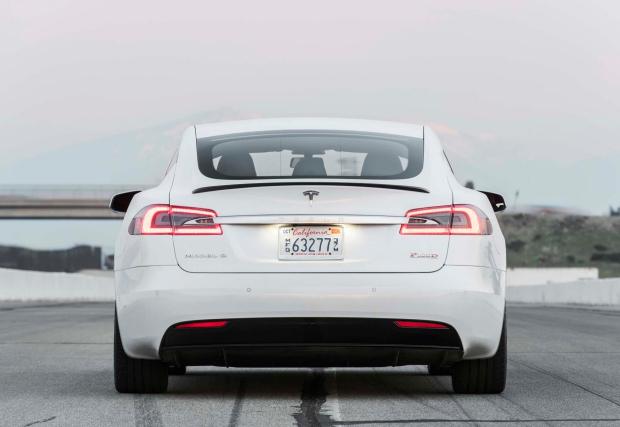 1. Tesla Model S Performance LM (2019): 2,4 секунди