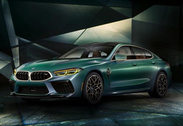 4. Колко е специален. Първите 400 броя са отделени в серията M8 Gran Coupe First Edition и получават зелена каросерия в Aurora Diamond Green, който е един от цветовете на BMW Individual.