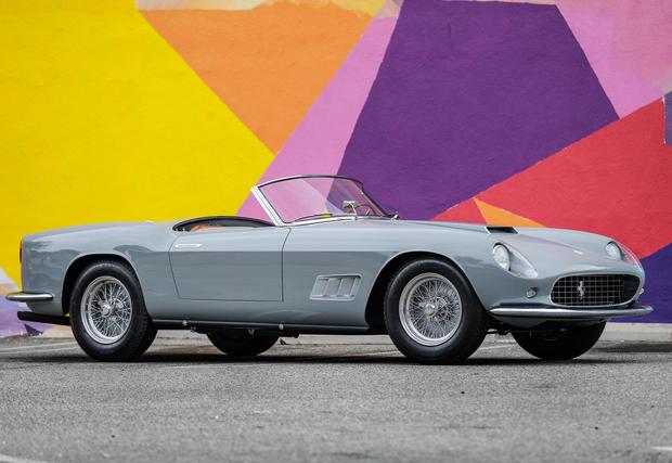 3. Ferrari 250 GT LWB California Spider от 1958 ($9,905,000). Това Cali Spyder си остава най-скъпото Ferrari, продадено през миналата година. Едно от едва 50 произведени, то е в идеално състояние, което дори не подсказва, че през 60-те години колата е изп