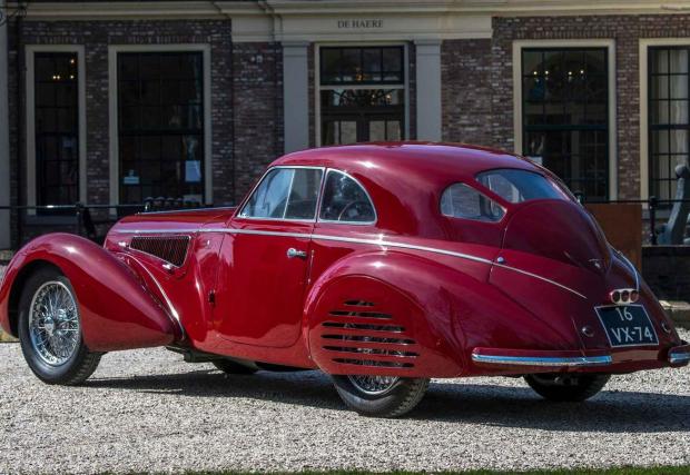 2. Alfa Romeo 8C 2900B Touring Berlinetta от 1939 ($18,563,605). Преди Втората световна война Alfa Romeo е италианската автомобилна легенда. Все още никой не е чувал за Ferrari или Lamborghini. Красавицата тук е една от едва петте произведени 8C 2900B.