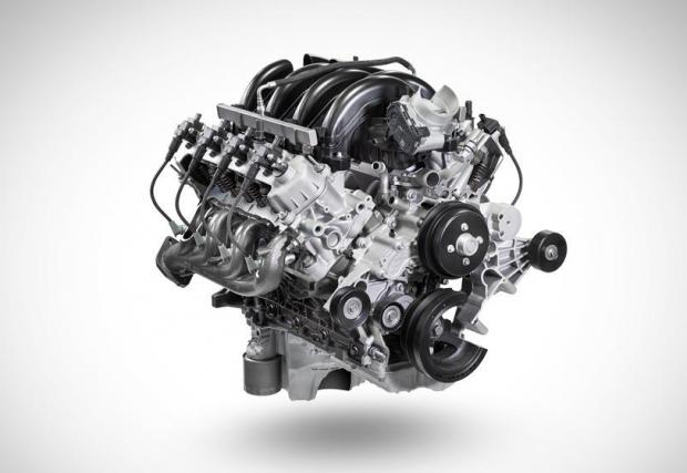 3. Ford F-250 и F-350: 7,3-литров чисто нов V8, който прави 430 к.с. и 640 Нм при смешните 3900 об/мин