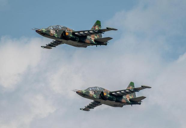 Галерия от 25 снимки с българските Су-25