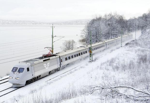 10. SJ X2, Швеция, 200 км/ч. Влакове, проектирани специално за неравния скандинански терен. Свързват Швеция с Дания през красивия мост Йоресунд. 200 км/ч може да не звучи много, но хвърлете едно око на географията на Швеция и ще говорим пак.