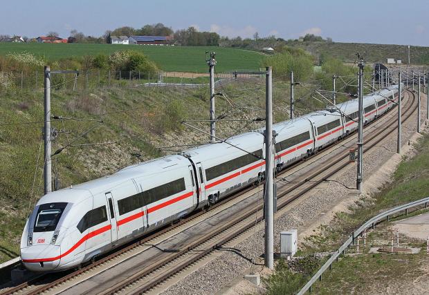 7. ICE 4, Германия, 265 км/ч. До 2030 г. Siemens трябва да достави на германските DB над 200 композиции от новото поколение ICE 4. Версията XXL с дължина 374 метра и вместимост 918 пътници ще развива 265 км/ч.