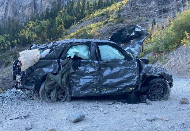 Галерия от 4 снимки на падналия в планински проход Ford Bronco