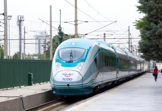 Подобни влакове, движещи се с 200 км/ч, ще свързват Истанбул с границата с България