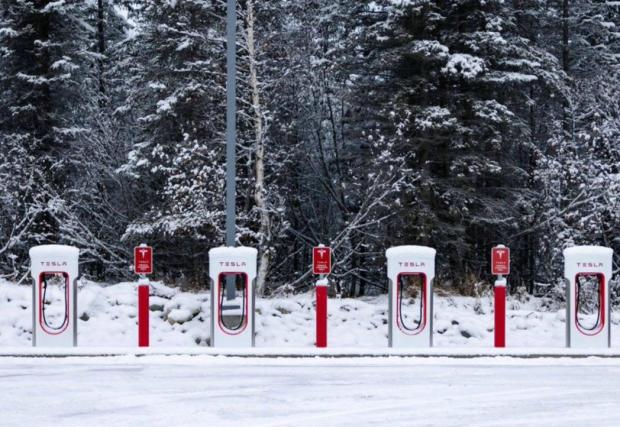Първата зарядна станция на Tesla в Аляска