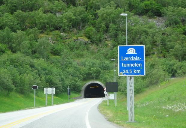 Най-дългият пътен тунел в Европа е Лаердал в Норвегия - 24,5 км