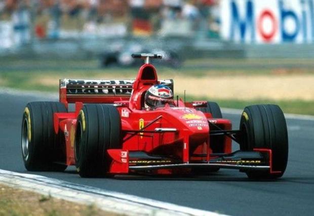 Галерия от 6 снимки с Ferrari F300 F1