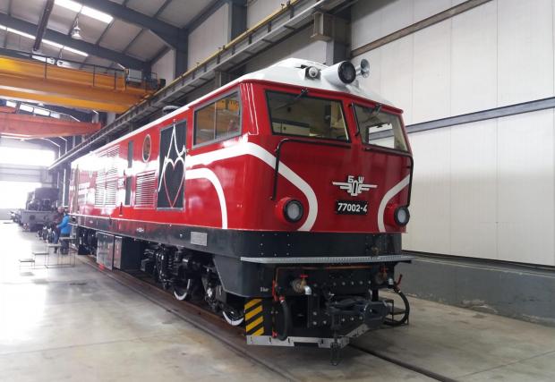 Галерия със 17 снимки от обновяването на локомотива
