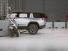 Галерия от 5 снимки с краш тестовете на Rivian R1S