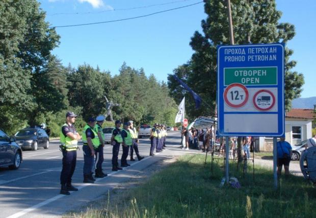 Това пък води до чести протести