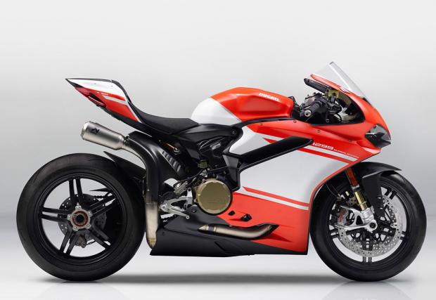 Потресаващото Ducati 1299 Superleggera, първият мотор с карбонова рама: 215 коня, 156 кг... Галерия и супер факти и видео