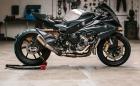 Това BMW S 1000 RR е с турбина Garrett. Генерира 296 коня. Галерия и инфо