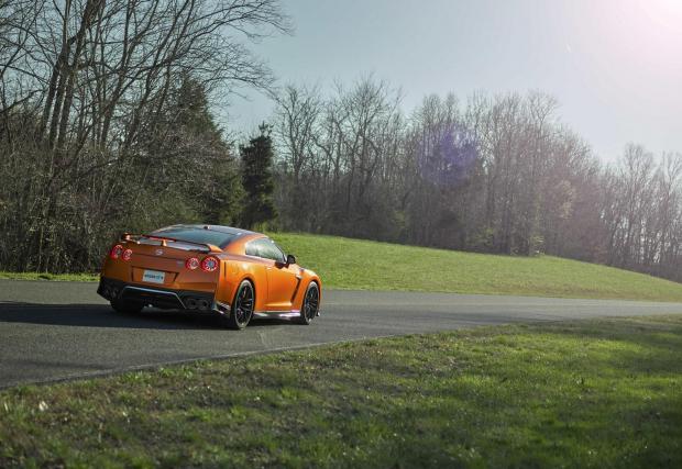 Дами и господа, това е новият Nissan GT-R! Стабилна галерия плюс три клипа на новородената „Годзила“