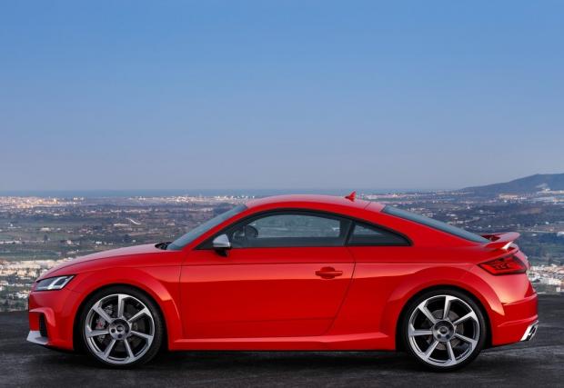 Audi TT RS Coupe и Roadster с 400 коня. Най-мощните TT-та правени някога. Чисто нови, в галерия с мнооого снимки