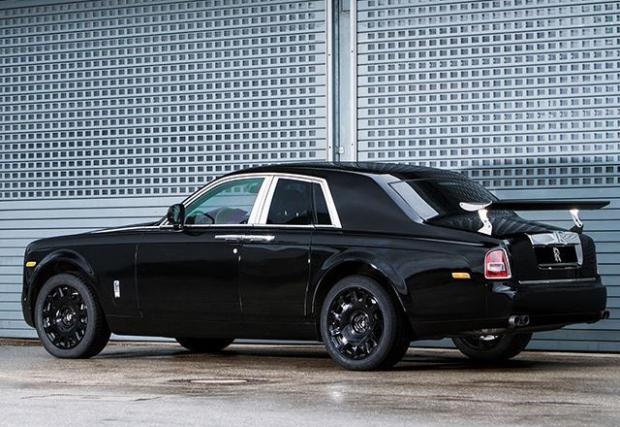 Rolls-Royce разкри детайли около първия си SUV, с който ще погне Bentley Bentayga