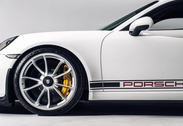 Porsche 911 R с 320 км/ч. По обществената пътна мрежа, абсолютно легално. Видео