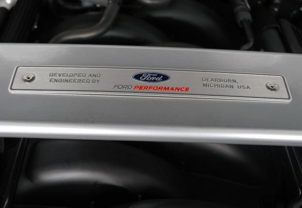 Моторът на Mustang Shelby GT350, най-мощният атмосферен агрегат на Ford в историята. Анатомията на двигателя