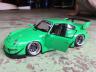 Малко, но от сърце: култовото RWB Porsche 993