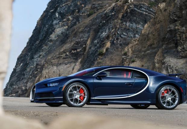 Изумителният Bugatti Chiron: нова галерия и детайли около колата, за която българин даде 5 млн. лв