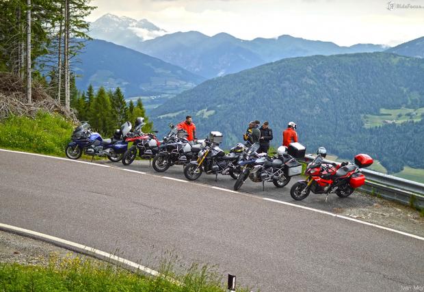 Когато 55 литра бензин са достатъчни да те качат в Рая. Или да хванеш краткия път през Алпите: Мюнхен-Гармиш, 1100 км. BMW Motorrad Days 2016