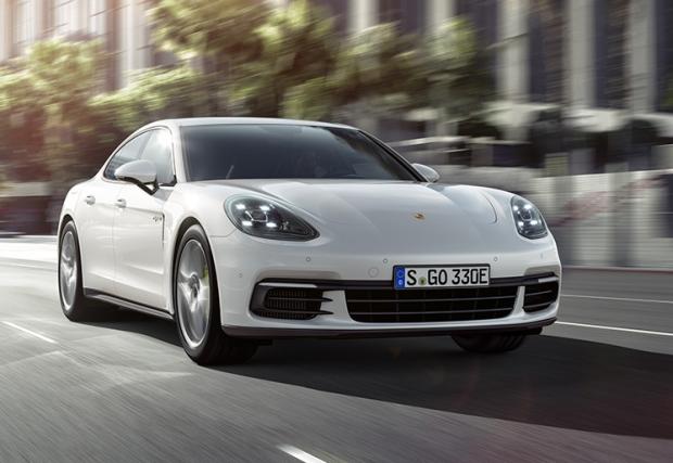 Новото Porsche Panamera и като хибрид: 462 к.с. и 2,5 л/100 км. Ееее...