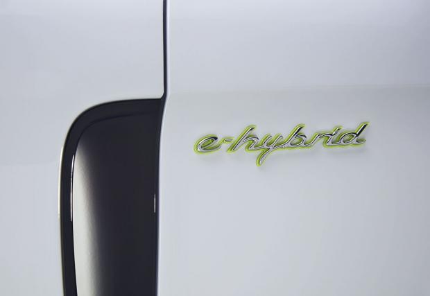 Новото Porsche Panamera и като хибрид: 462 к.с. и 2,5 л/100 км. Ееее...
