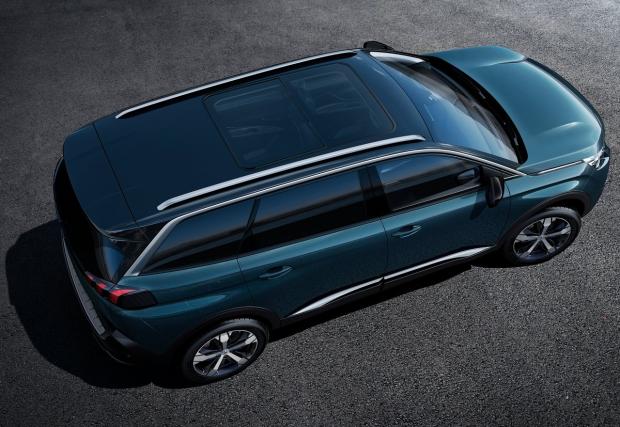 Красотата е геометрия? Новото Peugeot 5008 изглежда внушително. Дълго е 4,64 метра и е... само с предно