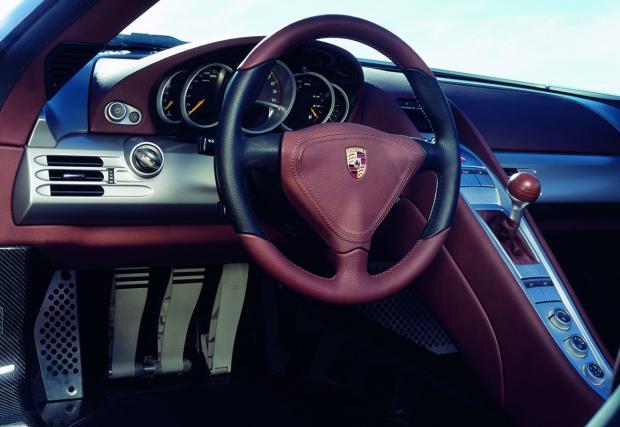 Епохалното Porsche Carrera GT: един от най-добрите автомобили правени някога. Ето защо