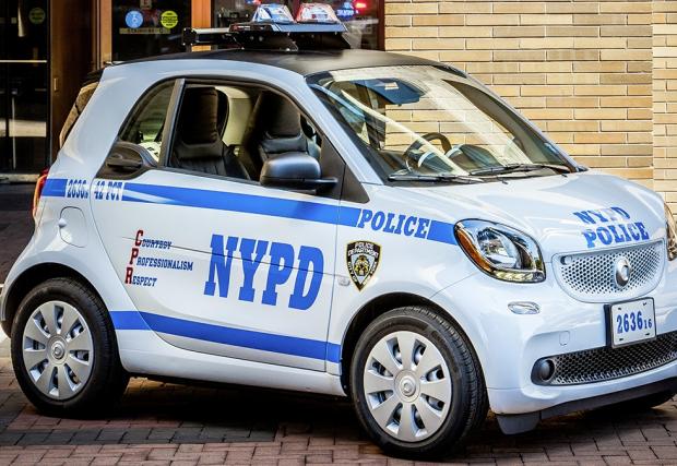 Точно така. Новите патрулки на Ню Йорк са Smart. Какво?