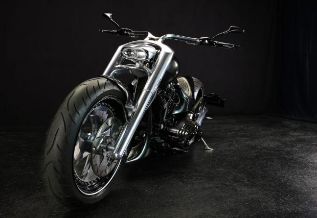 Брутален и гротески: Walz Hardcore Cycles Super Spec Renewal и неговата 266-милиметрова задна гума