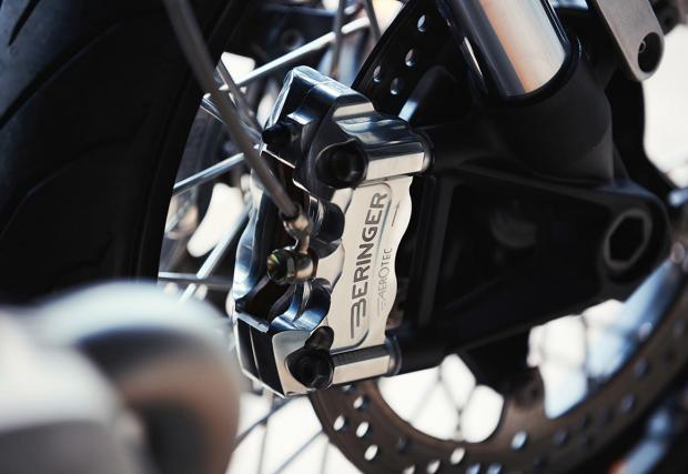 Построен в Берлин, преработен в Париж: Clutch Custom Motorcycles BMW R nineT