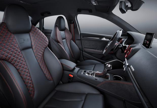 Люти чушки за Audi RS 3 Sedan: 2,5-литров 5-цилиндров мотор, 400 коня и 280 км/ч. Готин