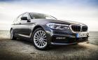 BMW 530d xDrive Touring е луксозна яхта за шосето. Колата е супер изпипана