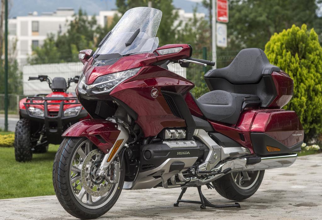 Honda gold wing вес