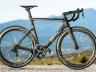 BMC TMR01 Ultegra Di2 – 8700 лв. Интегрирани кабели, както и батерия за управление на скоростите. Аеро спирачки, които се представят стабилно.